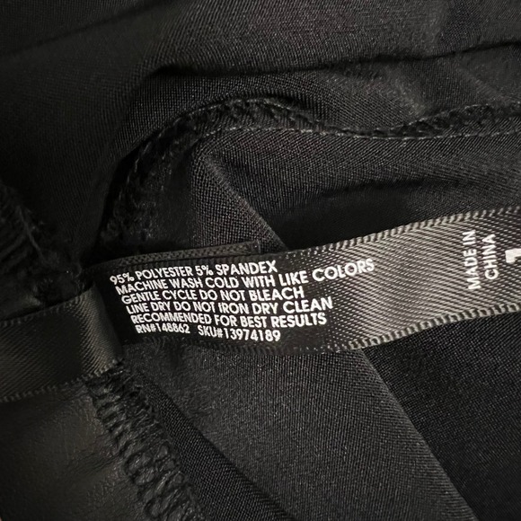 TORRID Faux Leather Moto Leggings Black Paneled Stretchy Pants Womens Size 1 - Picture 7 of 8